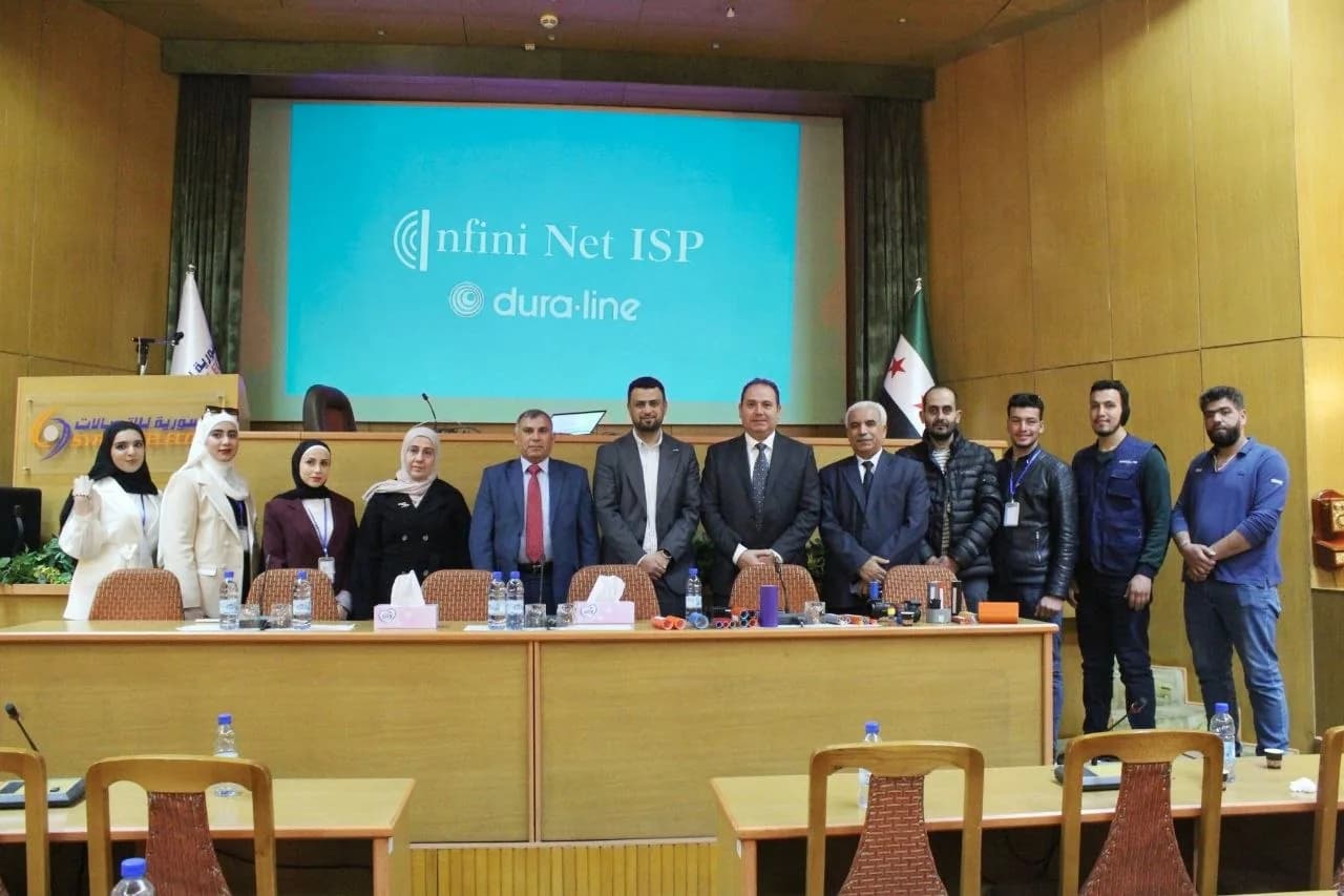 المهندسون والفنيون في شركة إنفيني نت